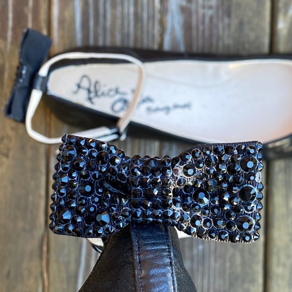 SOLD 🚫 Alice + Olivia Ballerina Flat Crystal Bow - Picture 2 of 7